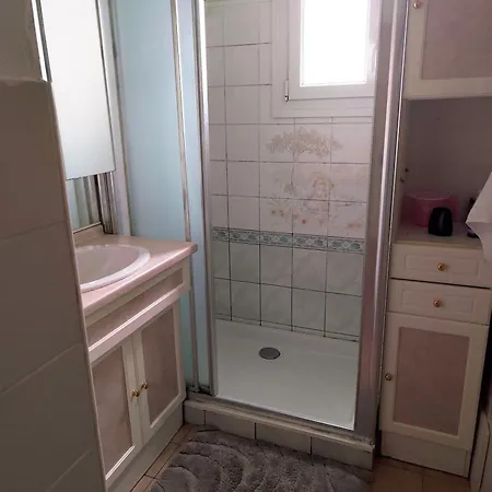 Privatunterkunft Sharanjitfrance95100 *